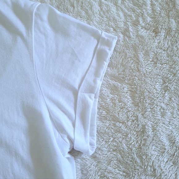 Henri Bendel "#bendelgirl" Tee👕 - Picture 8 of 12